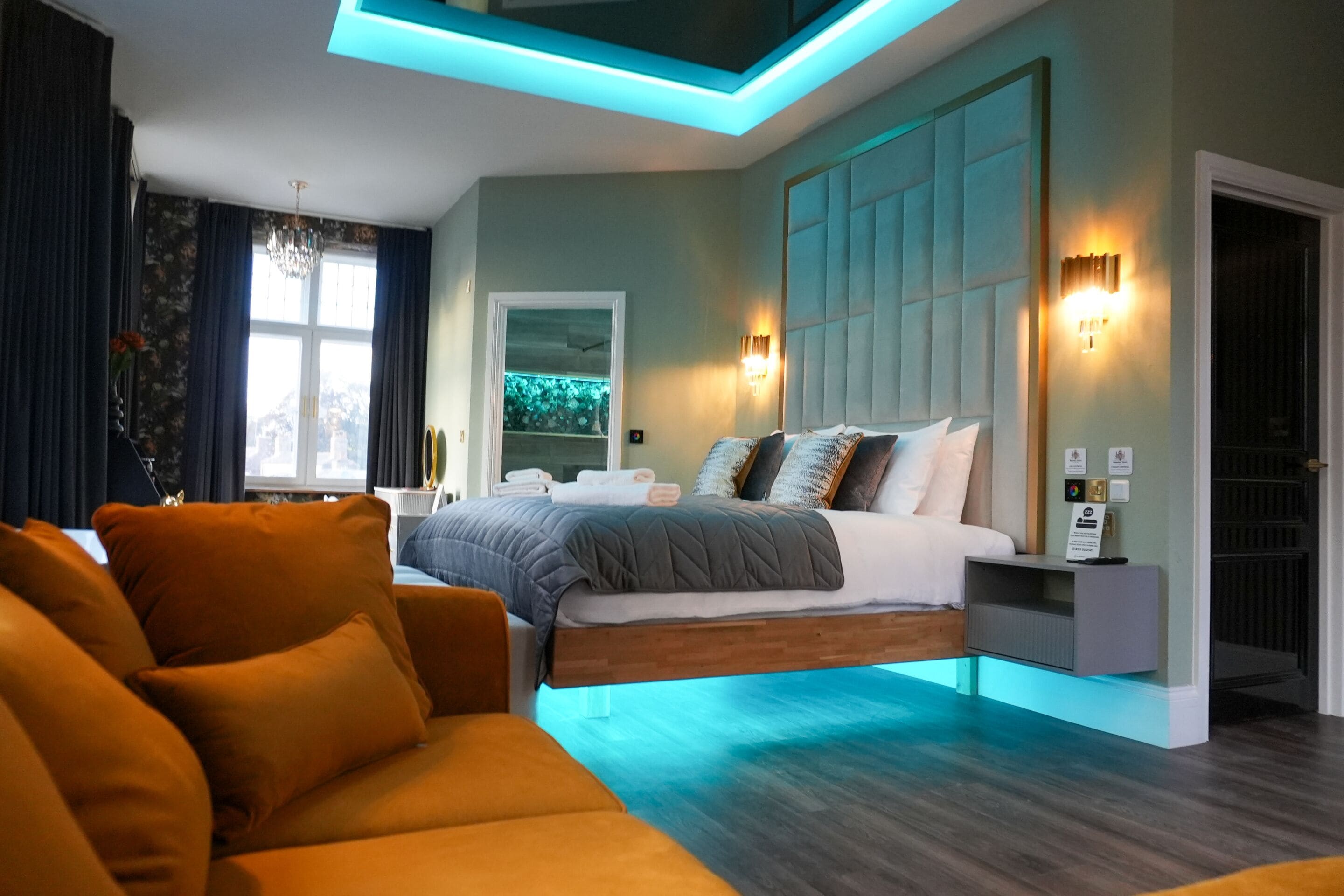 Suite superior, baño en la habitación | Ropa de cama de alta calidad y decoración personalizada 