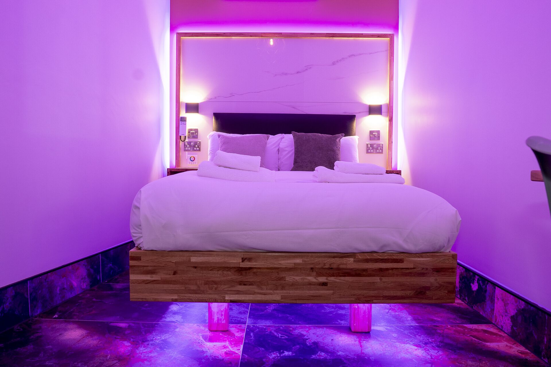 特級雙人房, 獨立浴室 (With Air Conditioning) | 高級寢具、獨特設計、獨特裝修、手提電腦工作空間