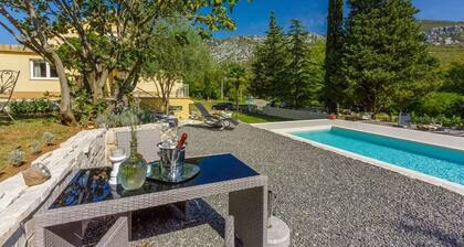 Holiday apartment with pool