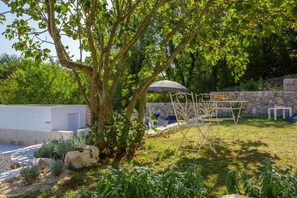 Outdoor dining - Holiday apartment with pool in idyllic surroundings (Tribalj)