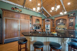 Fridge, microwave, oven, stovetop - Fireside Mornings & Starlit Nights @ Owl Creek Lodge - Outdoor Hot Tub! (Galena)