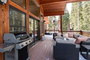 Terrace/patio - Whispering Pines Retreat: Quiet Wooded Setting, Hot Tub (Breckenridge)