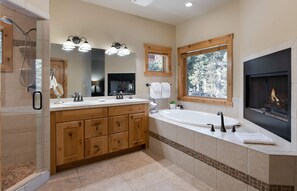 Shower, jetted bath, hair dryer, towels - Whispering Pines Retreat: Quiet Wooded Setting, Hot Tub (Breckenridge)