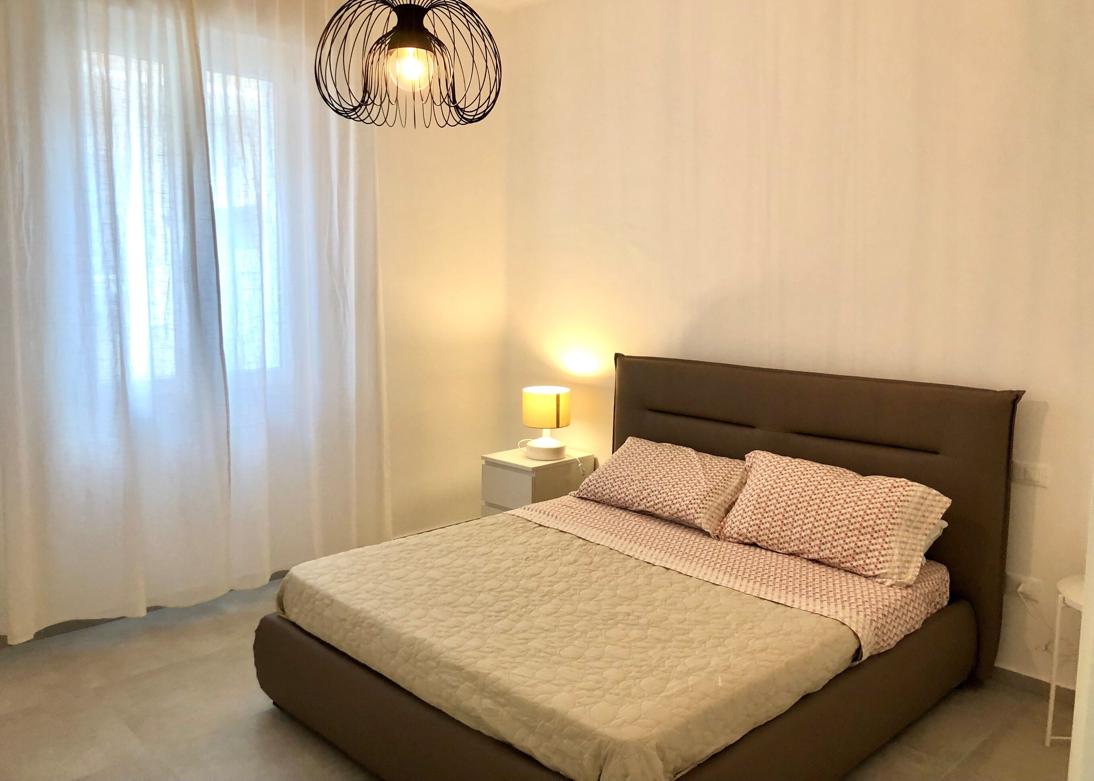 2 makuuhuonetta, silitysrauta/-lauta, vauvan matkasänky, Wi-Fi