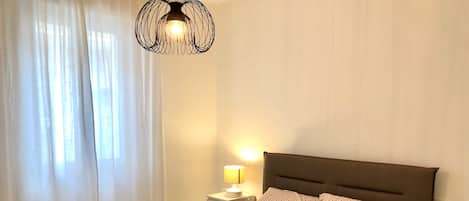 2 bedrooms, iron/ironing board, travel cot, WiFi