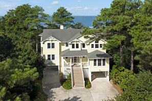 Exterior - Animal House: Soundfront, Hot Tub, Dog-Friendly (Corolla)