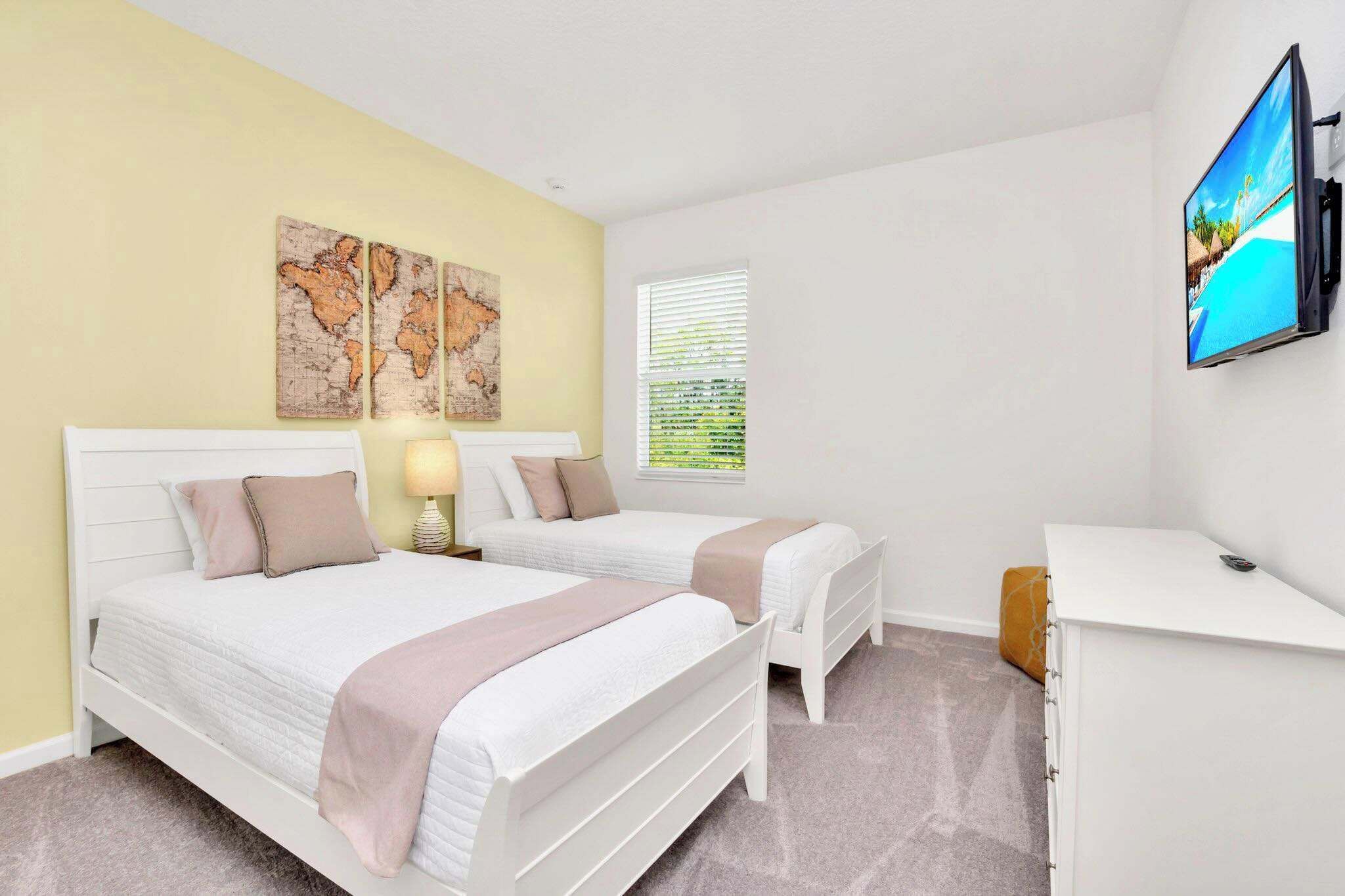 9 bedrooms, iron/ironing board, WiFi, bed sheets