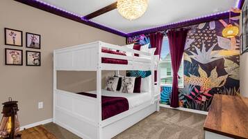4 bedrooms, iron/ironing board, free WiFi, bed sheets