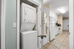 Interior - Cozy Pet Friendly Condo (Panama City Beach)