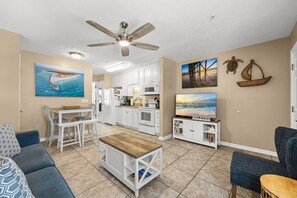 TV - Cozy Pet Friendly Condo (Panama City Beach)
