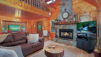 Smart TV, fireplace