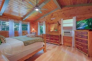 3 habitaciones, tabla de planchar con plancha, internet y ropa de cama 