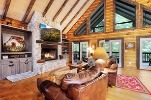 Smart-TV, Kamin, Tischtennisplatte