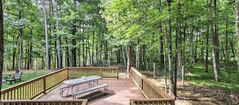 Luxurious! 4-bedroom home minutes from downtown Minocqua!
