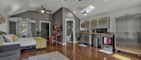 1 chambre, fer et planche à repasser, Wi-Fi gratuit, draps fournis