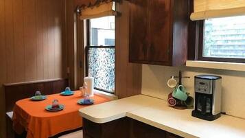 Cottage, 3 kamar tidur | Tempat makan