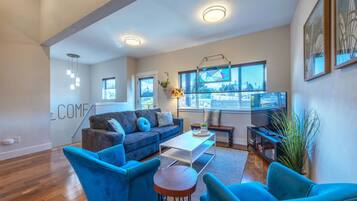 House, 2 Bedrooms | Living area