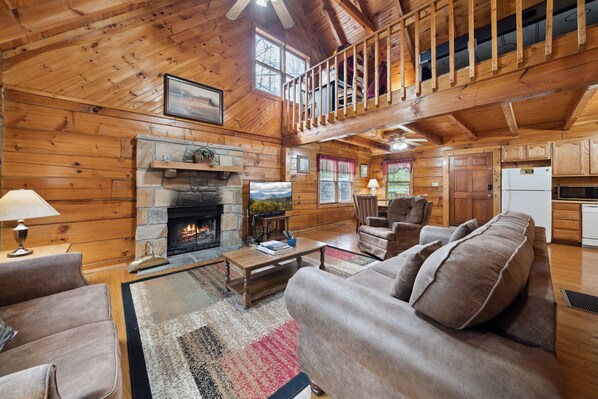 Living area - A Dream Come True 2 Bedroom Cabin by Heavenly Views Resort (Gatlinburg)