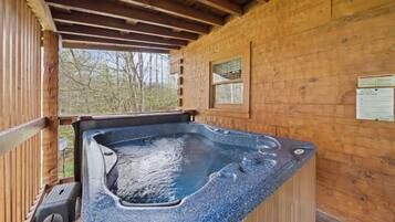 Cabin, 2 Bedrooms | Property grounds