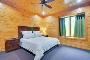 Cabaña, 4 habitaciones | 4 habitaciones, escritorio y espacio para trabajar con laptop
