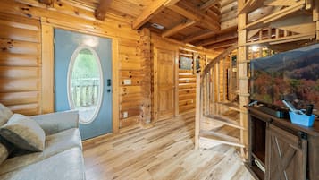 Cabin, 3 Bedrooms | Interior