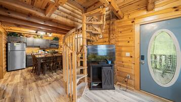 Cabin, 3 Bedrooms | Interior