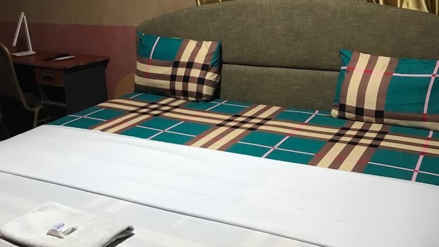 Joh Ann Western Guest