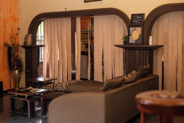 Reception - Joh Ann Western Guest (Accra)