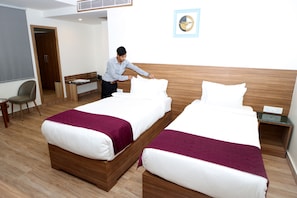 Minibar, desk, soundproofing, free WiFi