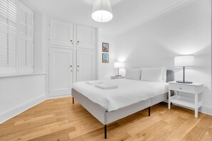 2 bedrooms, iron/ironing board, free WiFi, bed sheets - Kemptown Coastal | By My Getaways (Brighton)