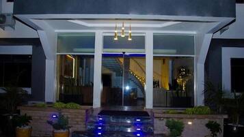 Majoituspaikan sisäänkäynti