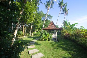 Garden view - Mahamustika Riverside (Canggu)