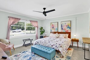 3 bedrooms, desk, iron/ironing board, WiFi