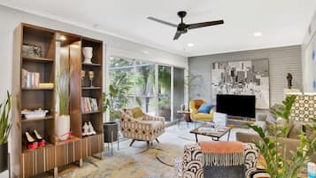 Smart TV, caminetto, monitor per computer, stampante