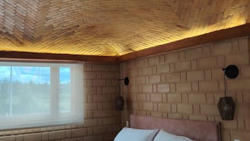 Junior Suite | 1 bedroom, in-room safe, blackout drapes, soundproofing