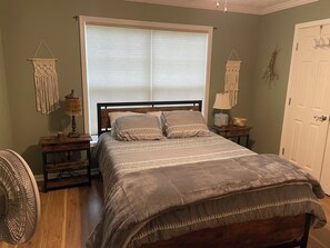 4 bedrooms, desk, iron/ironing board, free WiFi