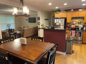 Fridge, microwave, oven, stovetop - Avery's Creek - 4 Bedroom, 3 Bath Full House Rental with Deck & Hot Tub (Arden)