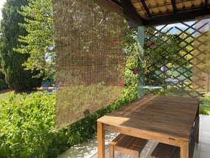 屋外ダイニングエリア