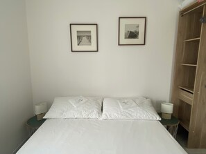 2 bedrooms, iron/ironing board, free WiFi
