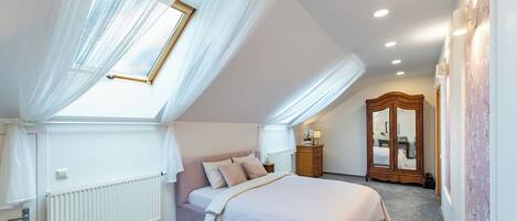 2 chambres, fer et planche Ă repasser, Wi-Fi, draps fournis