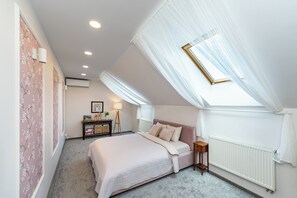2 habitaciones, escritorio, tabla de planchar con plancha y wifi 