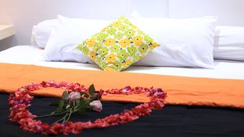 3 chambres, coffres-forts dans les chambres, bureau, Wi-Fi gratuit