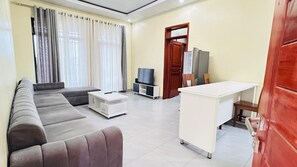 商務公寓, 2 間臥室, 非吸煙房, 山景 | 高級寢具、羽絨被、迷你吧、獨特設計