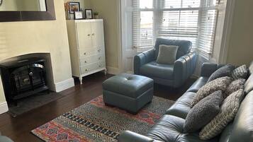 Cottage | Living area