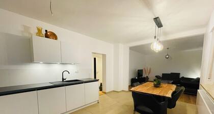 Moderne Ferienwohnung mit Großer Terrasse im Fränkischen Seenland