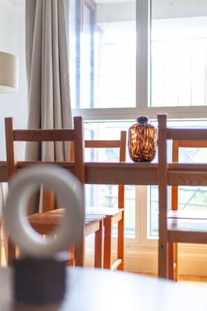 Interior - 1 Bed Flat with Balcony in Dalston (London)