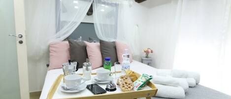 2 Schlafzimmer, Zimmersafe, Schreibtisch, Bügeleisen/Bügelbrett