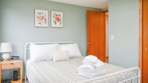 3 bedrooms, desk, iron/ironing board, travel cot