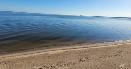 Waterfront Cottage with sand beach near Lambeau & Door County!