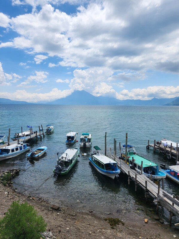 Premium bedding, down duvets, free WiFi, bed sheets